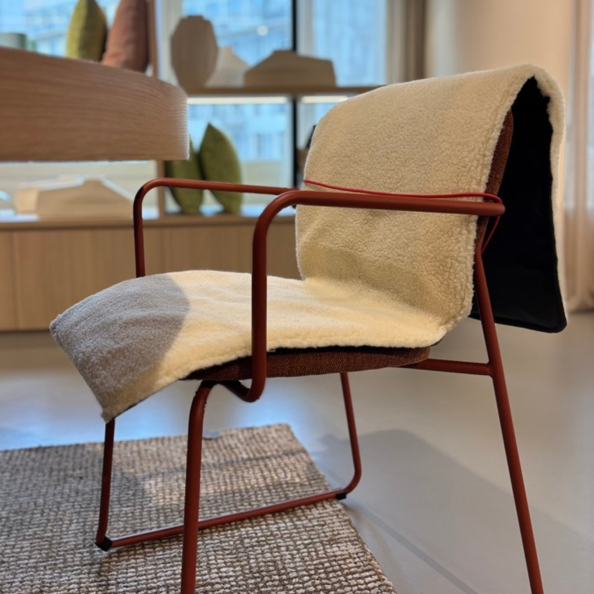 Plaid chauffant d'assise pour vous réchauffer sur n'importe quel siège, en intérieur pour le télétravail ou au bureau.